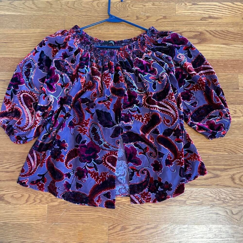Ariella Women's Velvet Burnout balloon sleeve size small  boho paisley Blouse